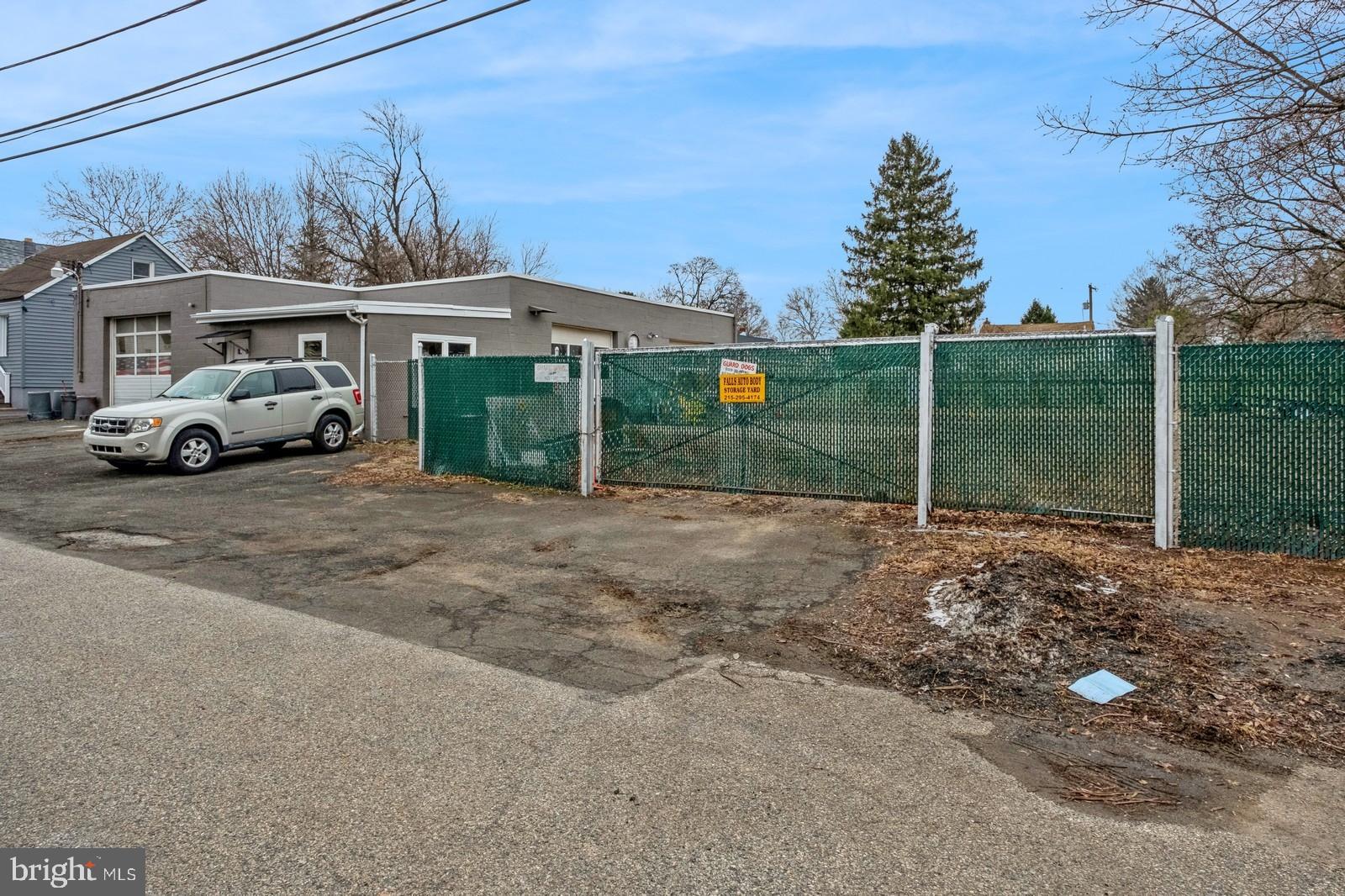 27 Brooks Ave