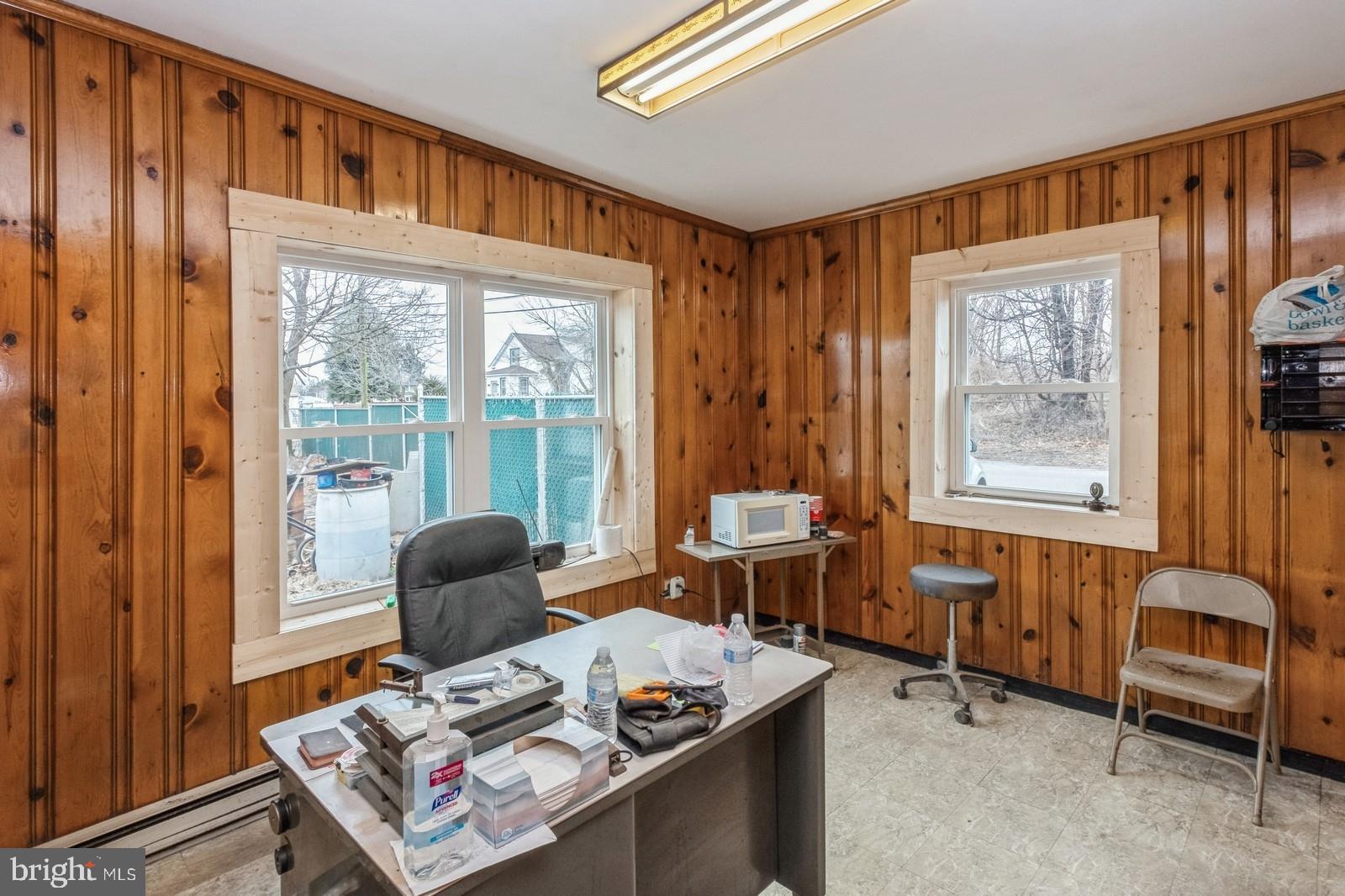 27 Brooks Ave