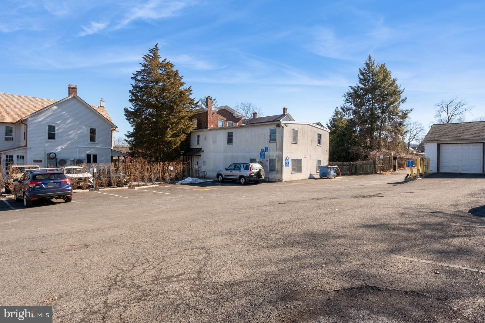 41 N Main St