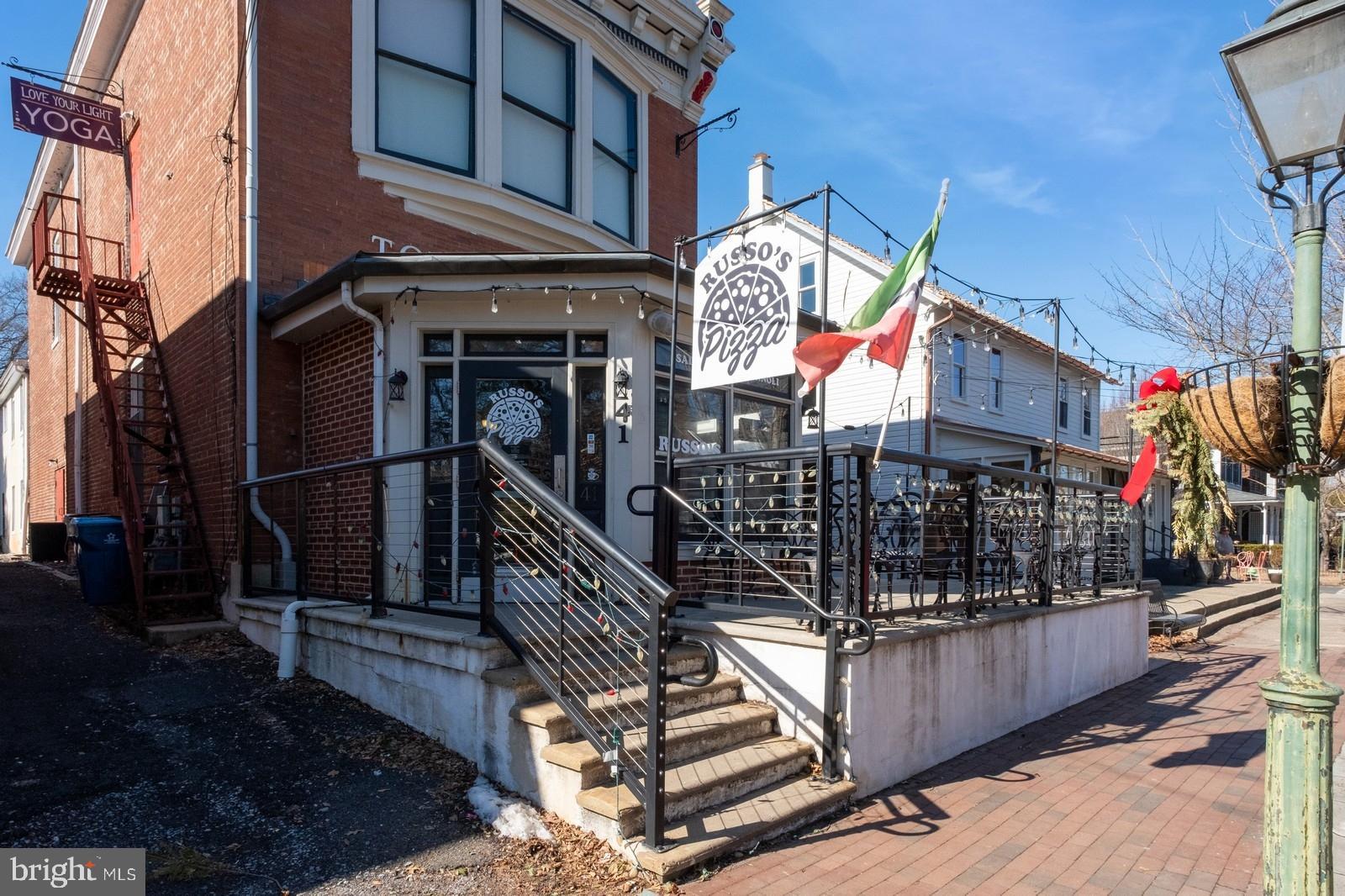 41 N Main St