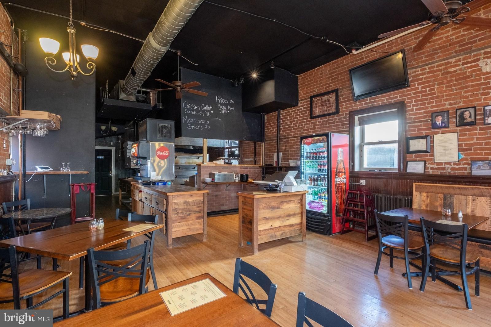 41 N Main St