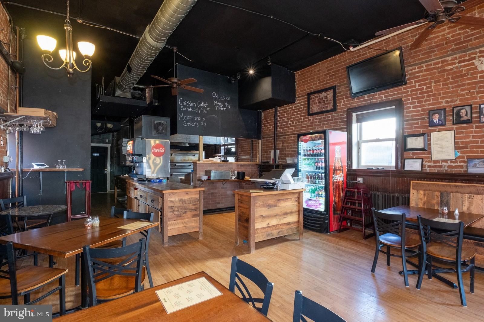 41 N Main St