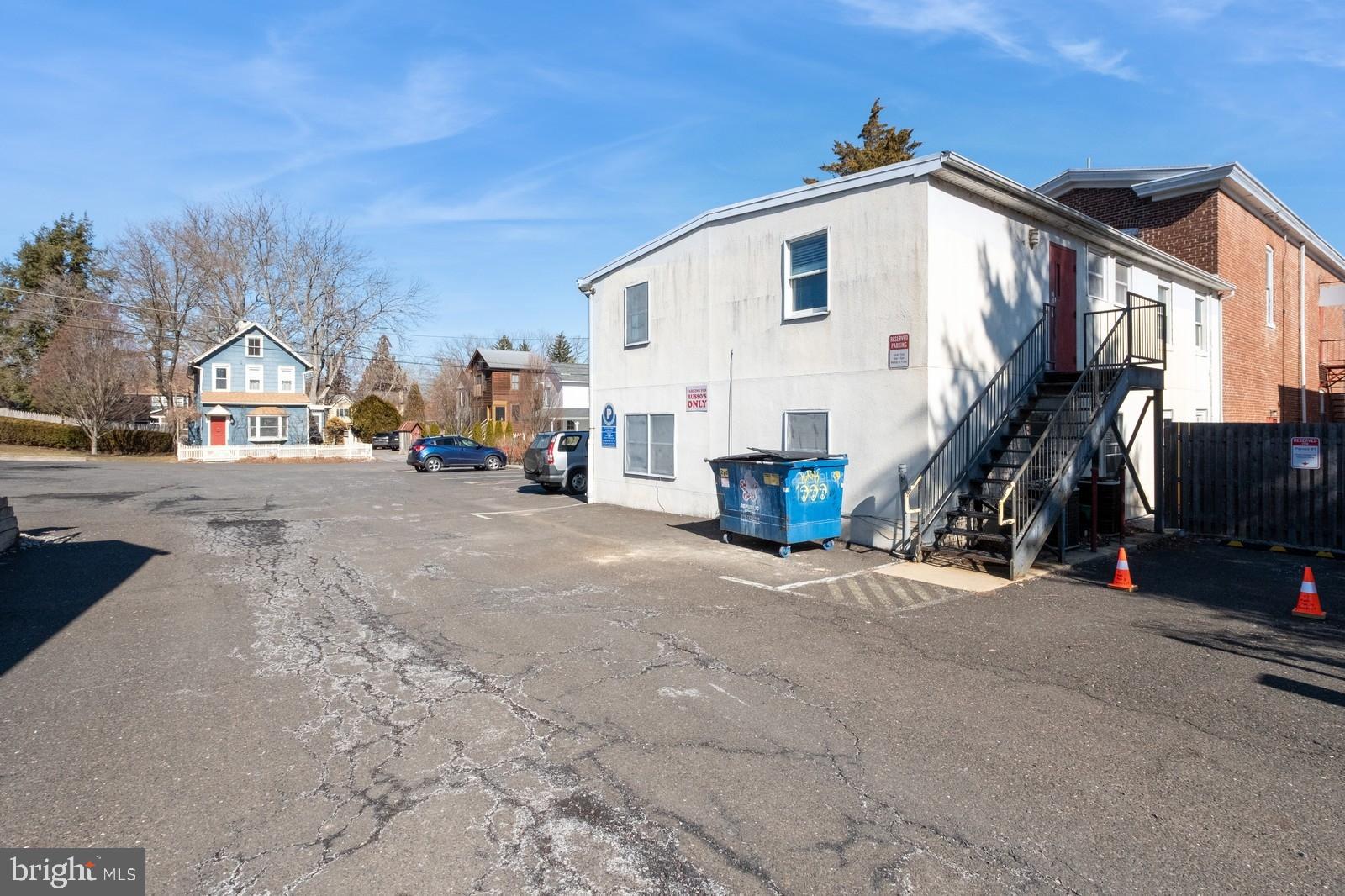 41 N Main St