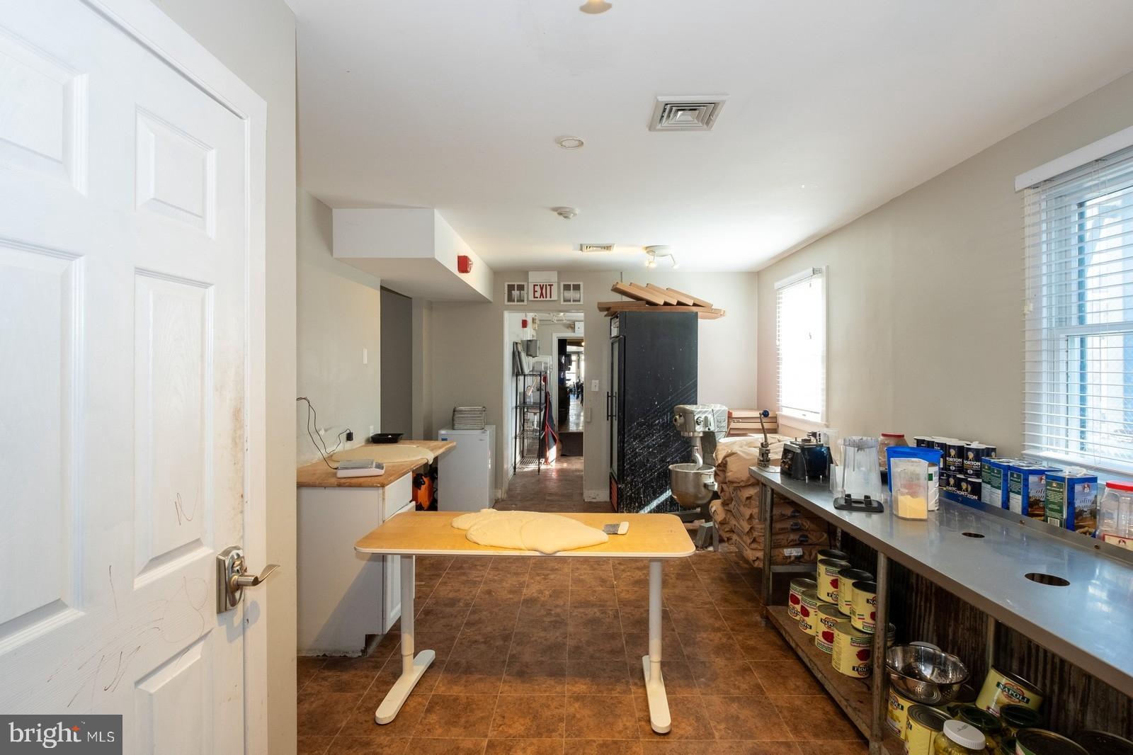 41 N Main St