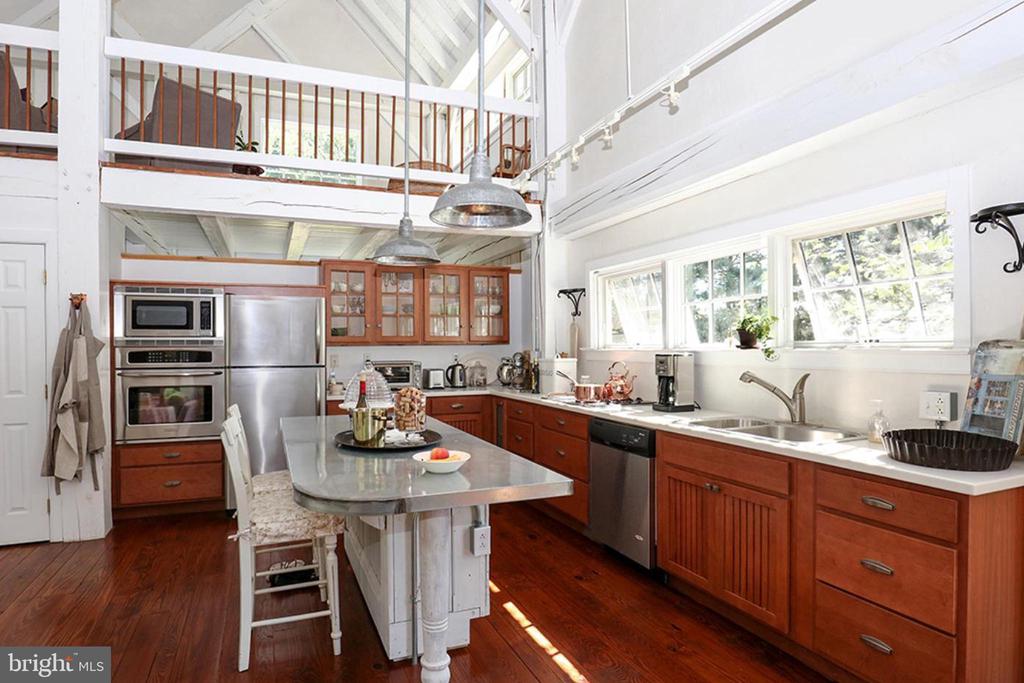 373 PINEVILLE ROAD Unit: BARN