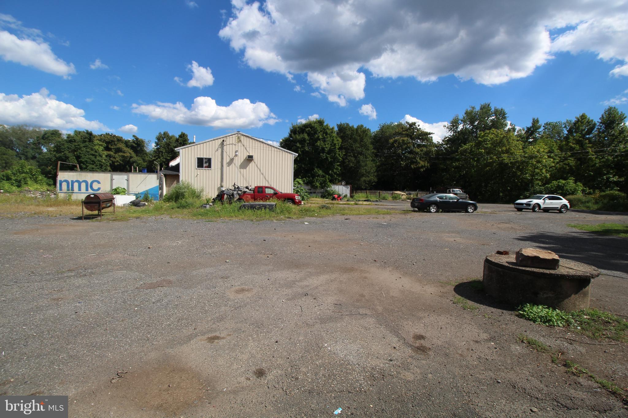 216 Lewis Ave