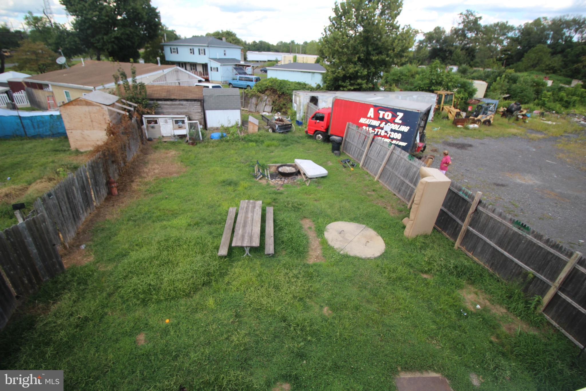 216 Lewis Ave