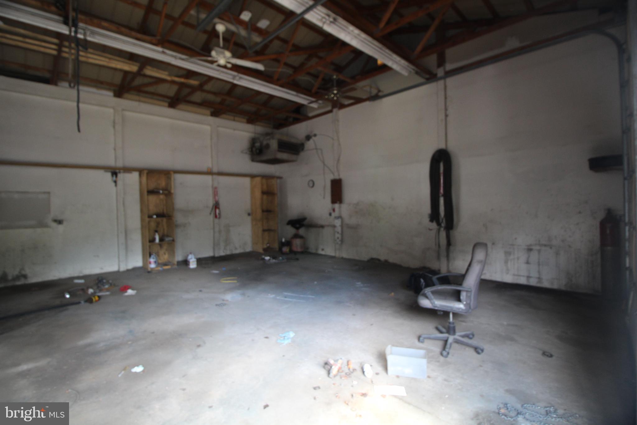 216 Lewis Ave