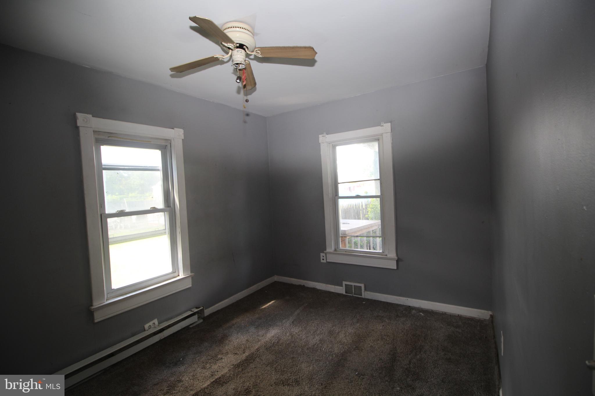 216 Lewis Ave