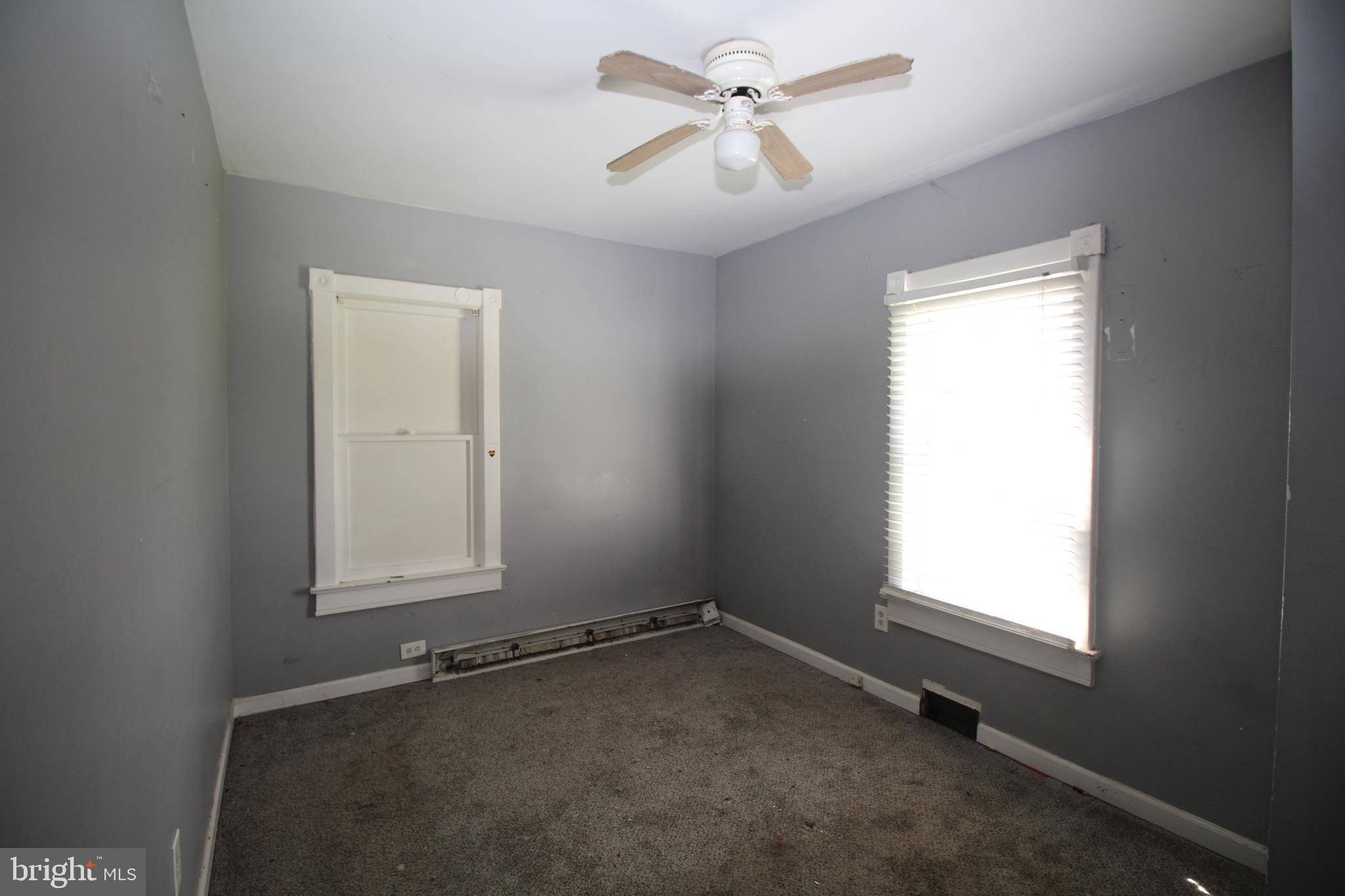216 Lewis Ave