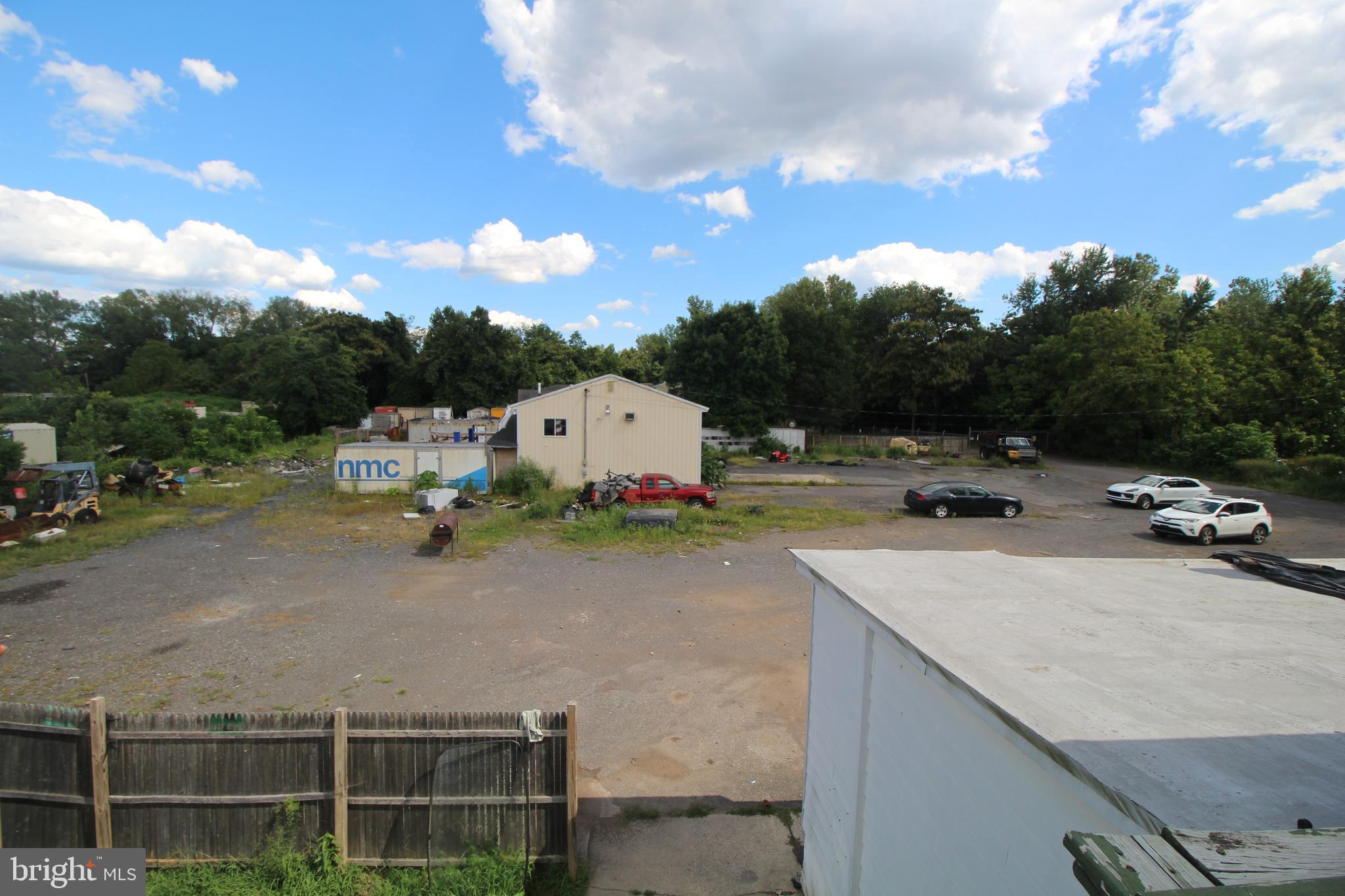 216 Lewis Ave