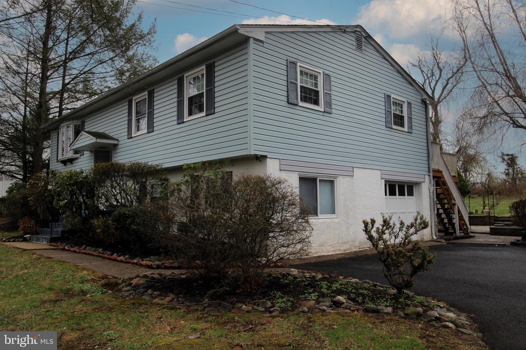 75 Sunset Dr