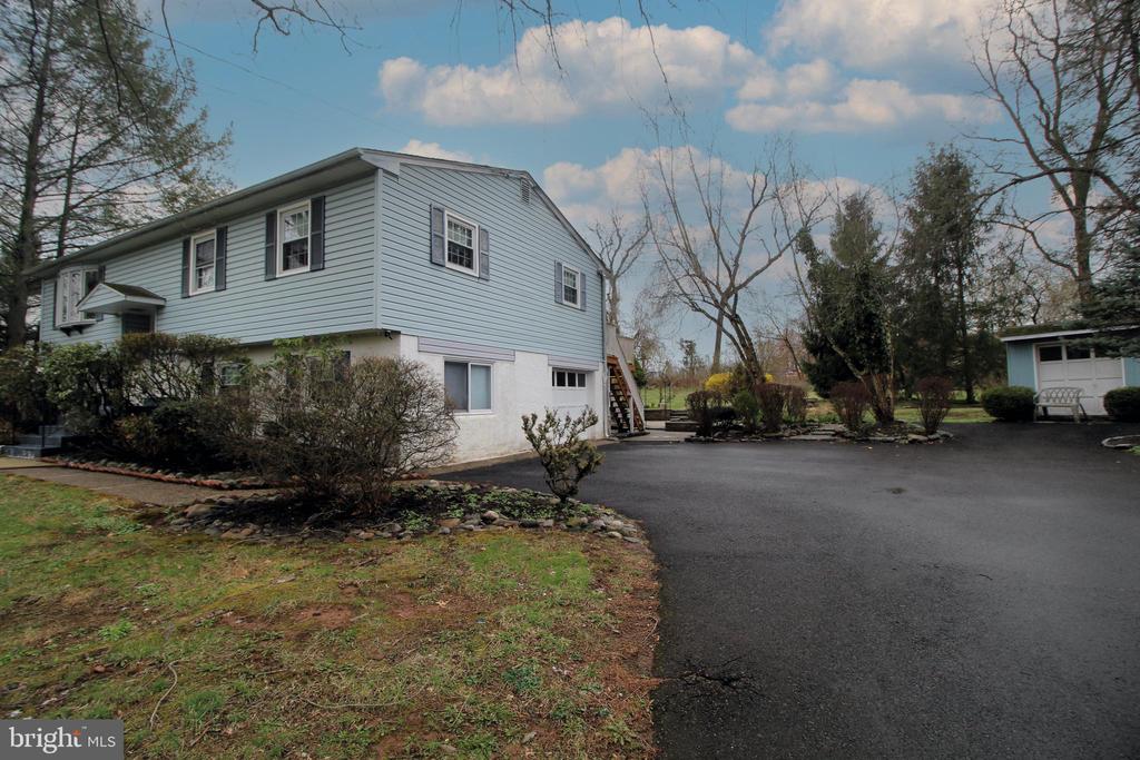 75 Sunset Dr