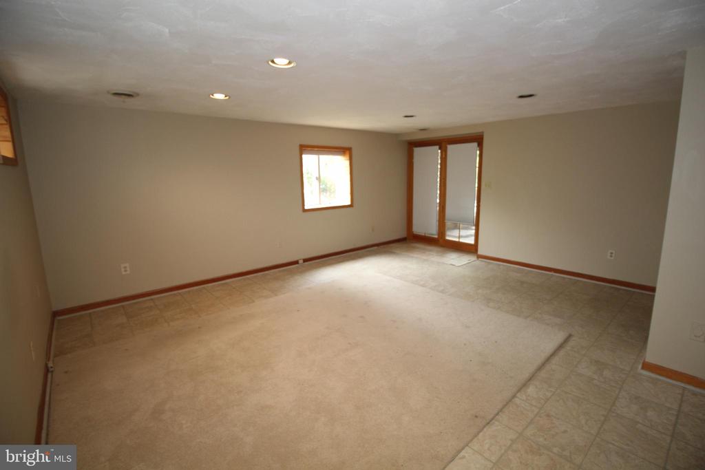 75 Sunset Dr