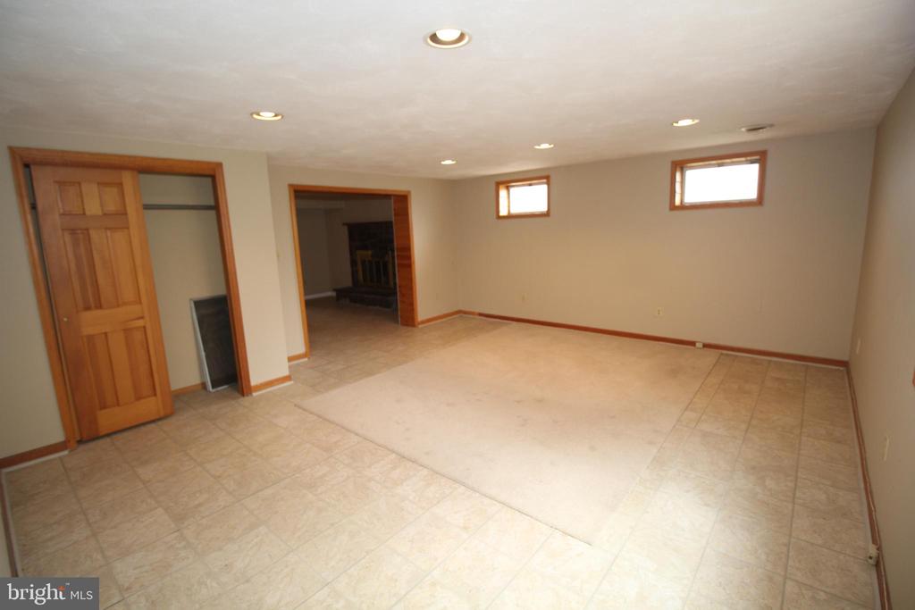 75 Sunset Dr