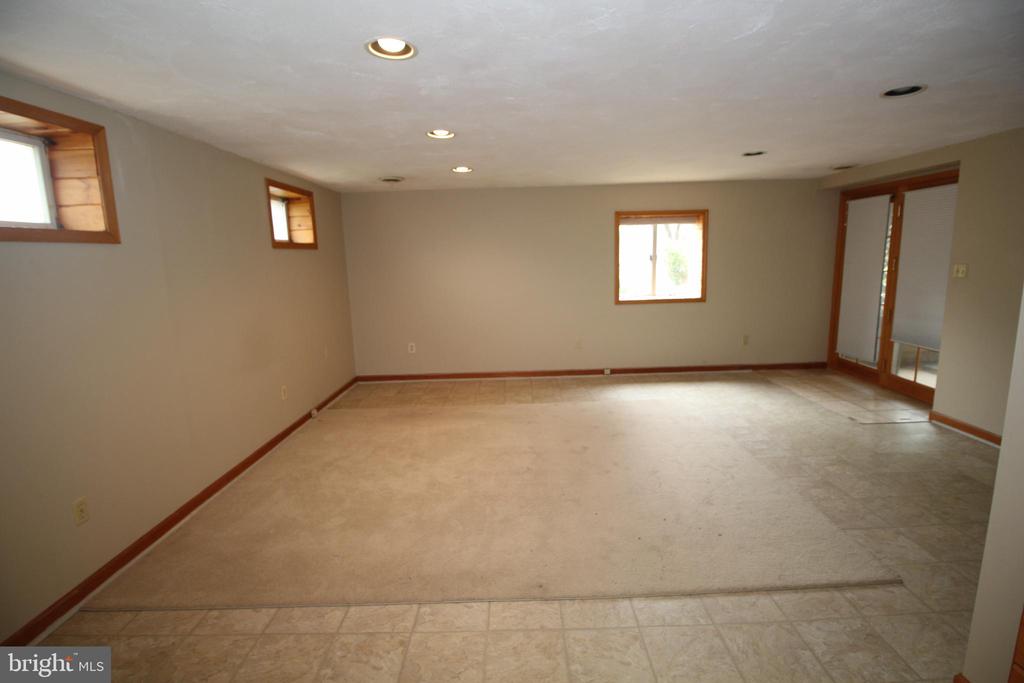 75 Sunset Dr