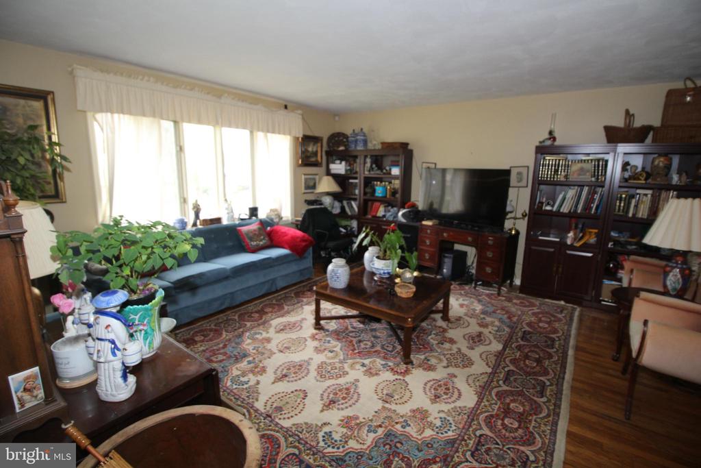 75 Sunset Dr