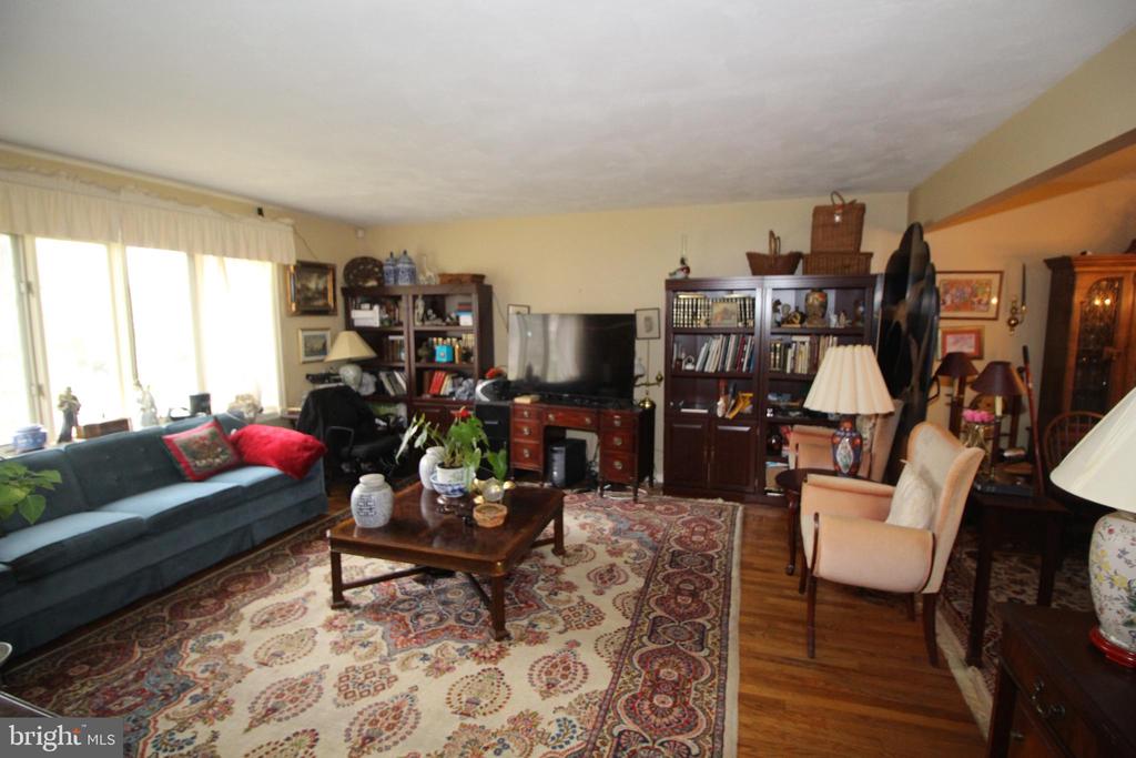 75 Sunset Dr