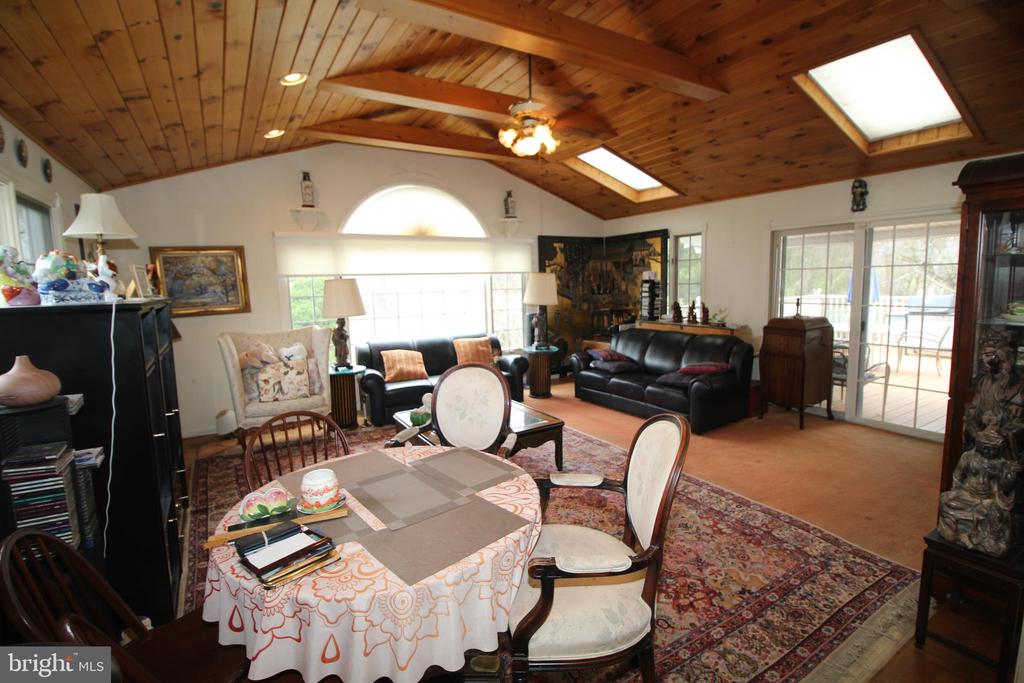 75 Sunset Dr