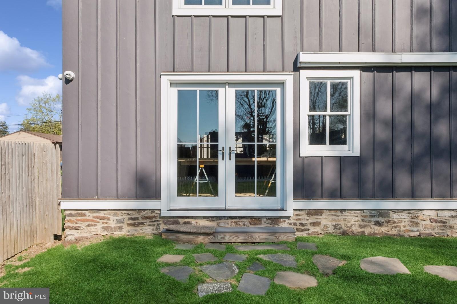 115 E Washington Ave