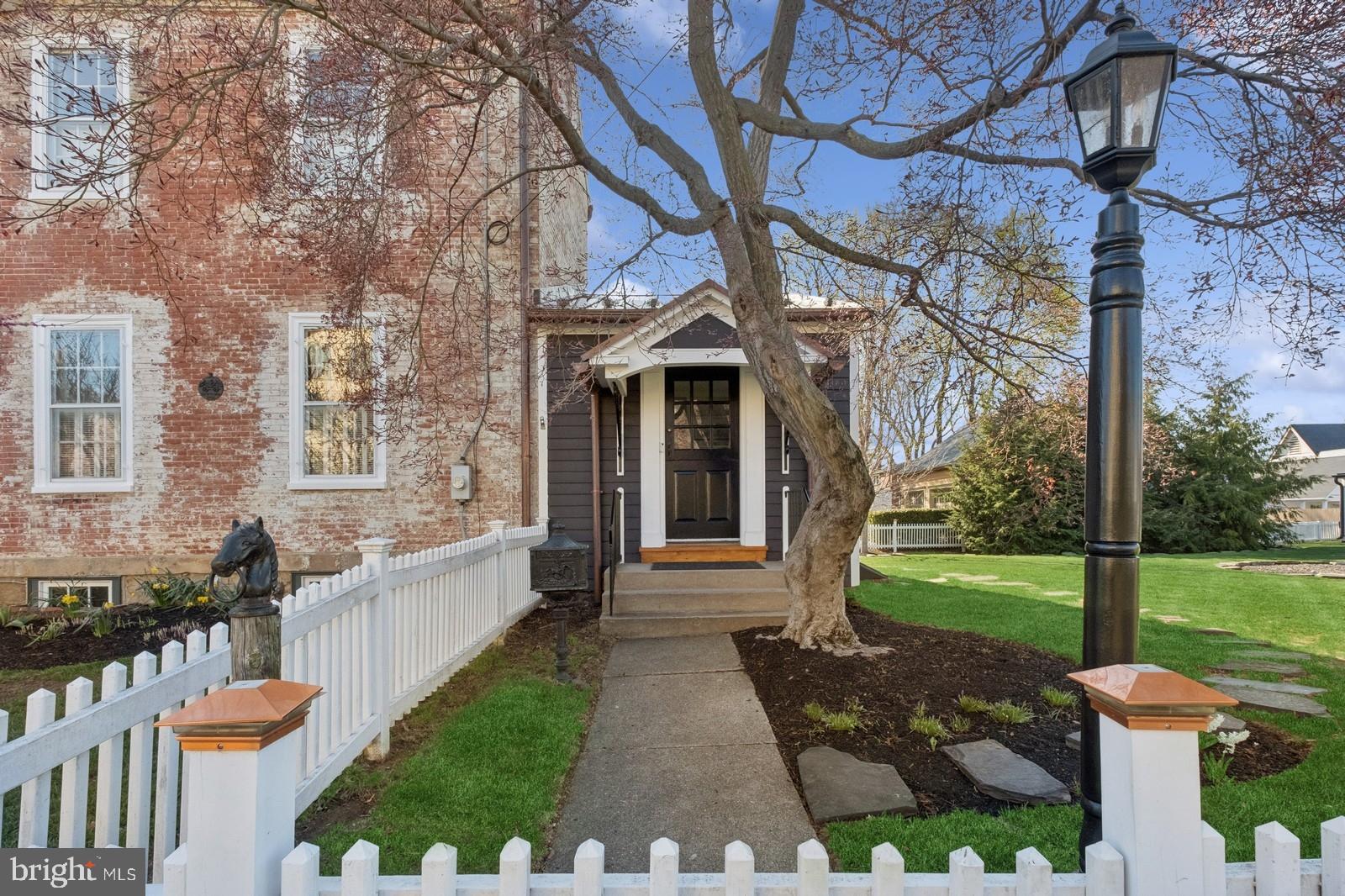 115 E Washington Ave