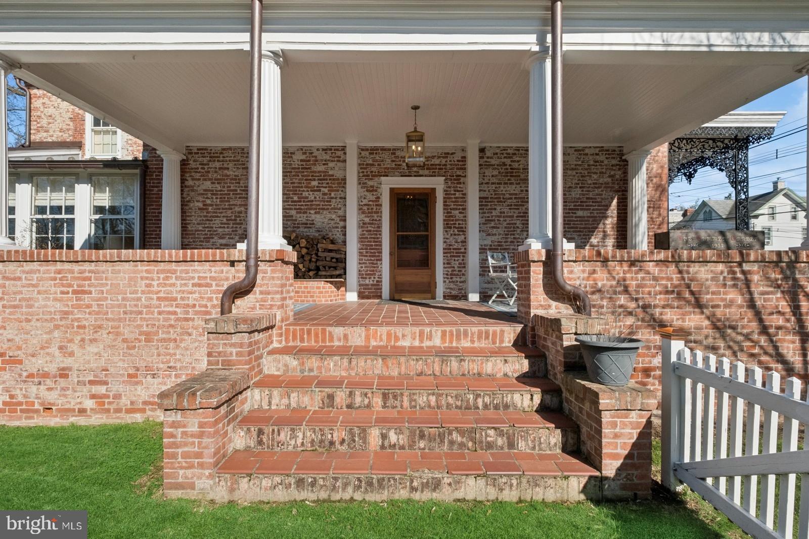 115 E Washington Ave