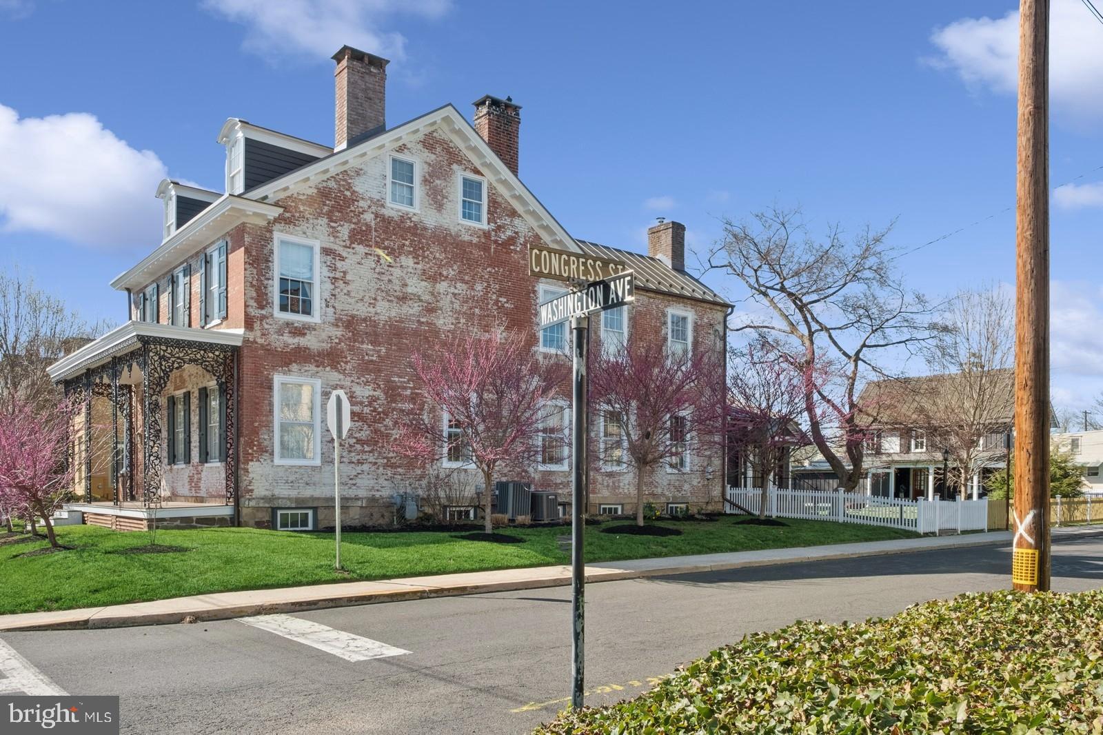 115 E Washington Ave