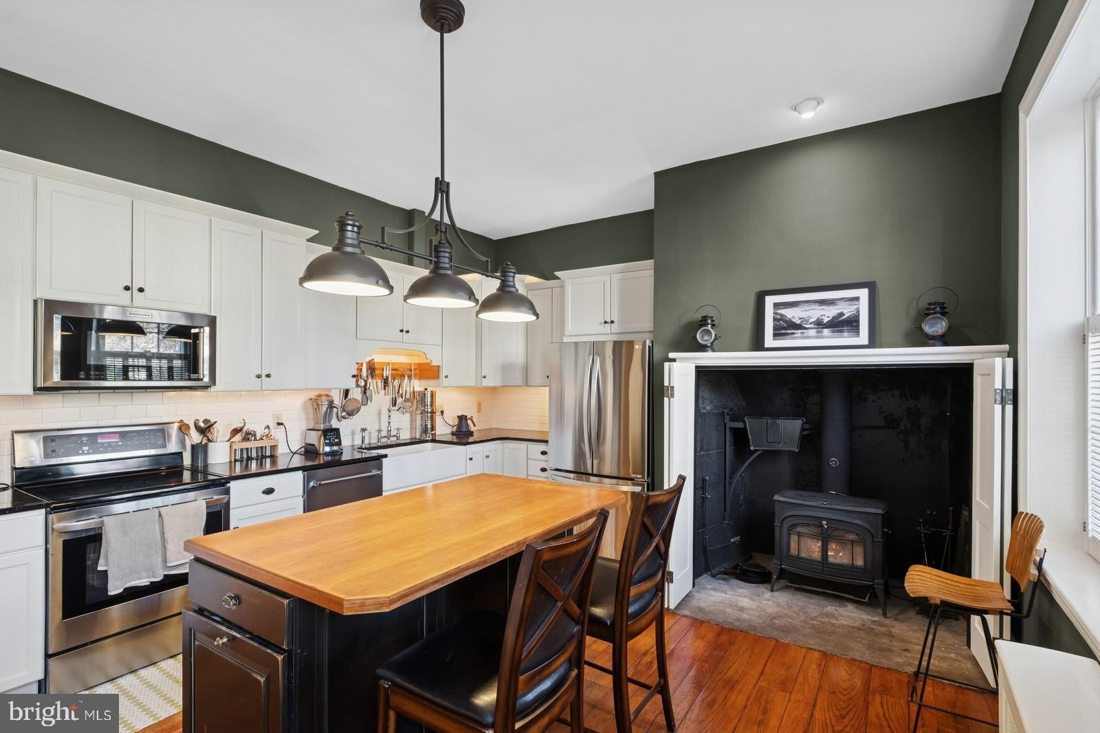 115 E Washington Ave