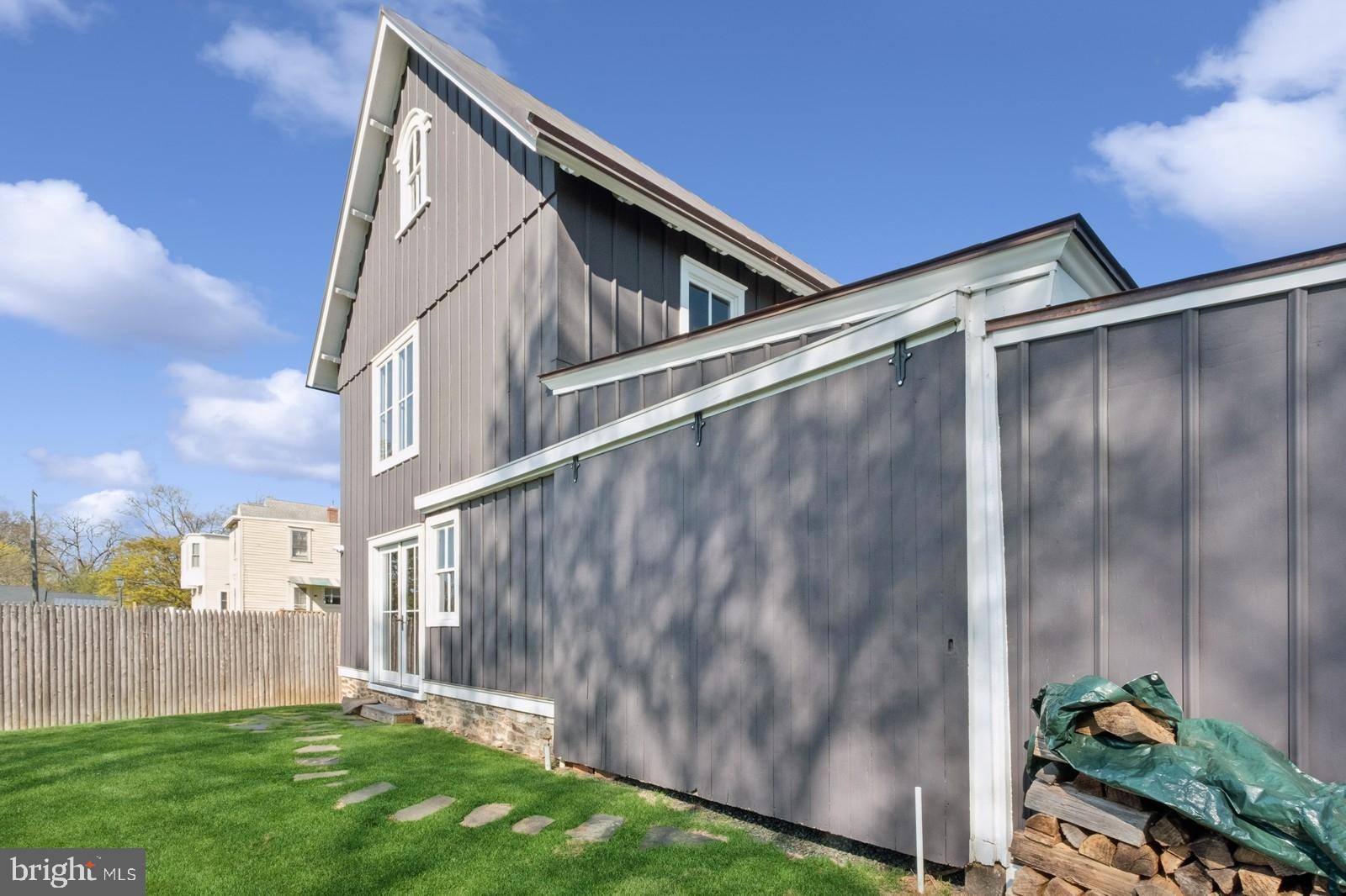 115 E Washington Ave