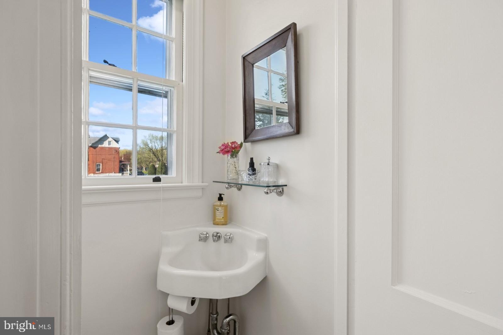 115 E Washington Ave