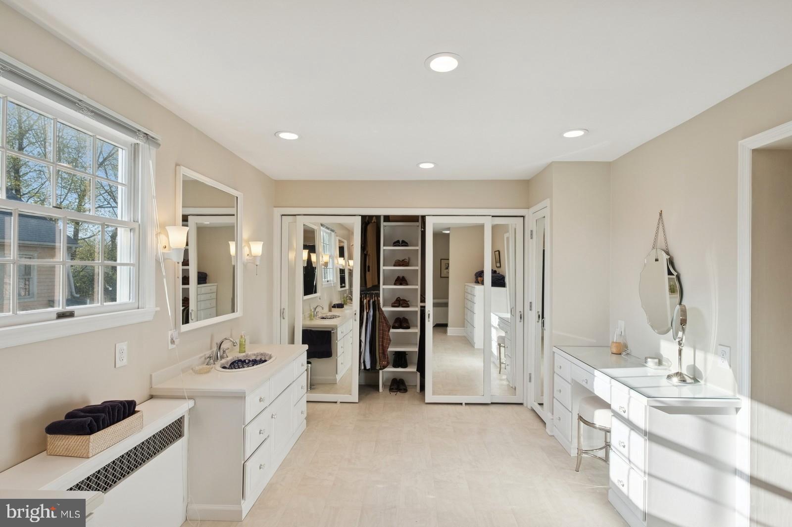 115 E Washington Ave