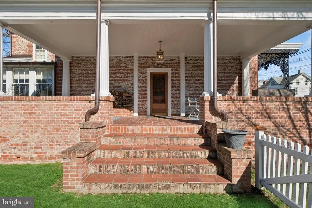 115 E Washington Ave
