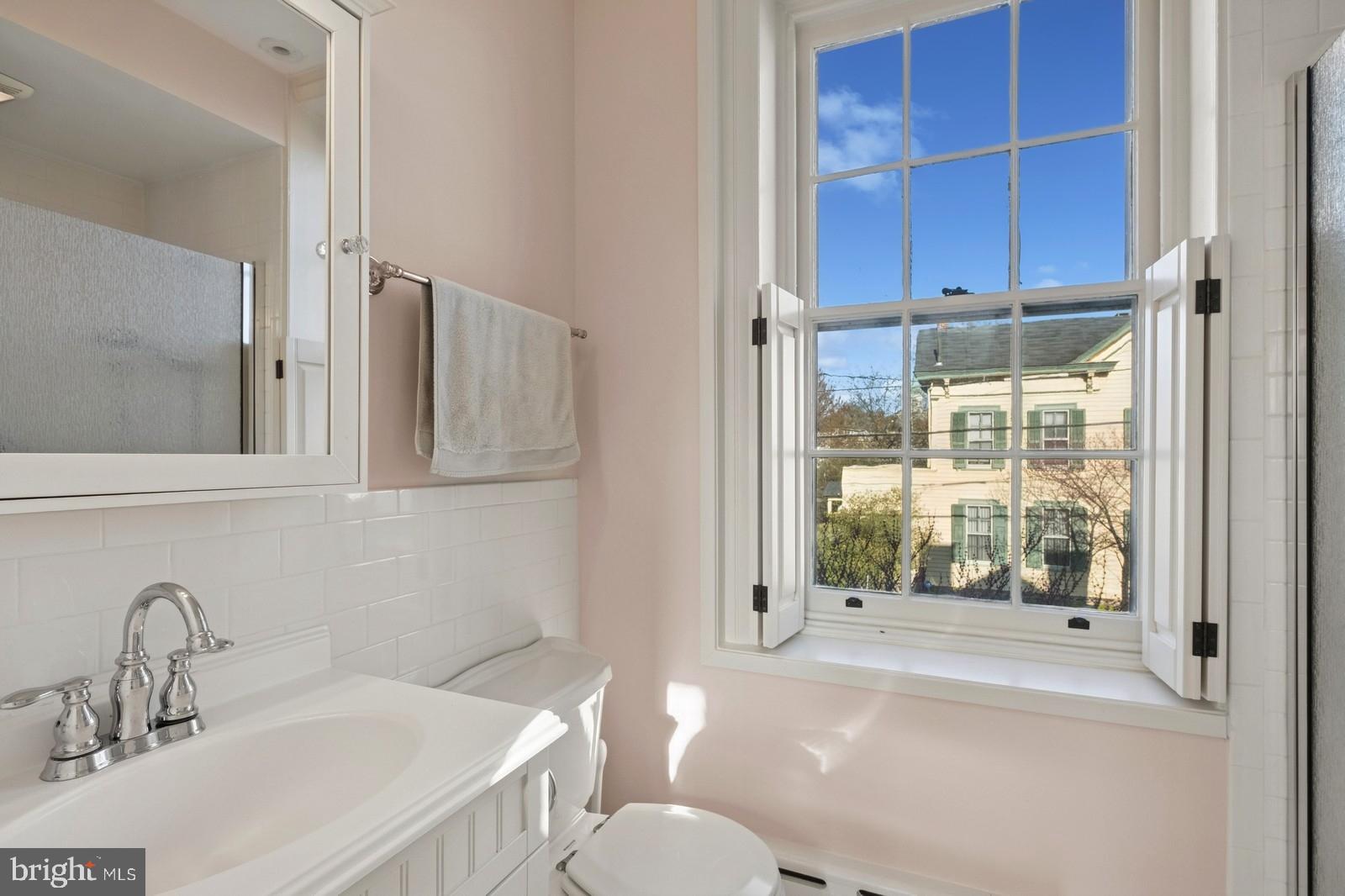 115 E Washington Ave