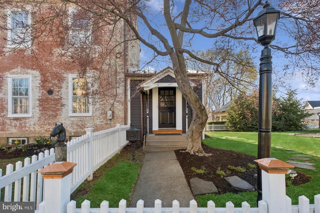 115 E Washington Ave