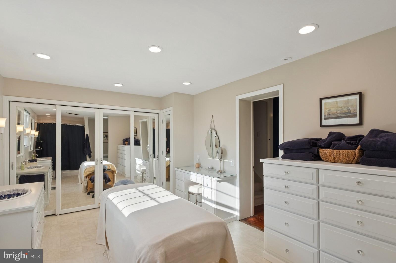 115 E Washington Ave