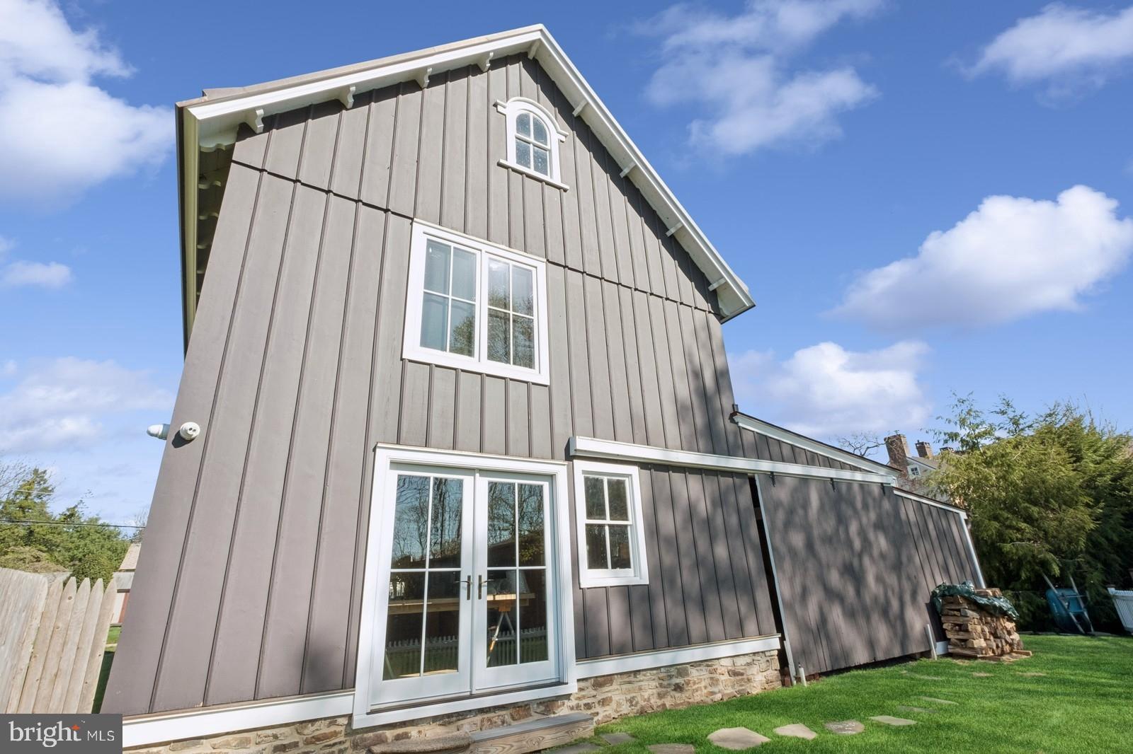 115 E Washington Ave