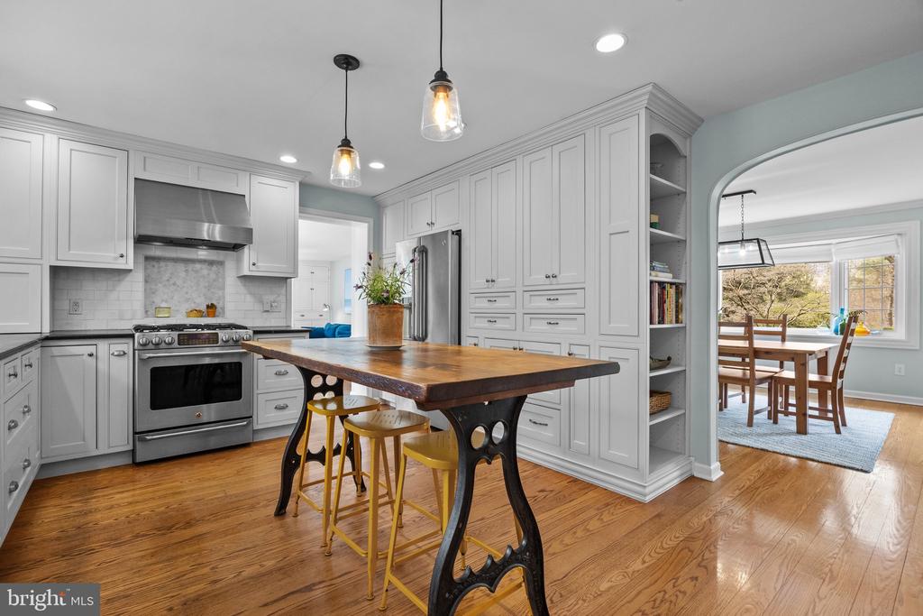 407 EDGEBORO DRIVE