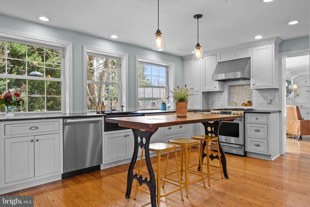 407 EDGEBORO DRIVE