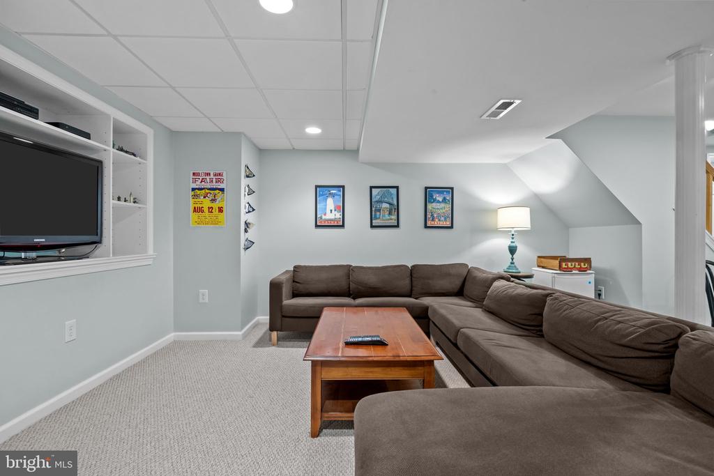 407 EDGEBORO DRIVE