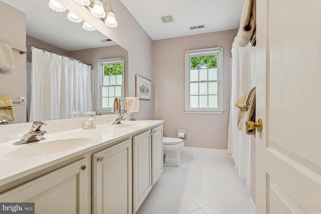 27 Sibelius Dr