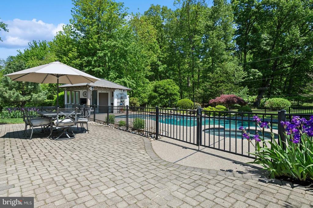 27 Sibelius Dr