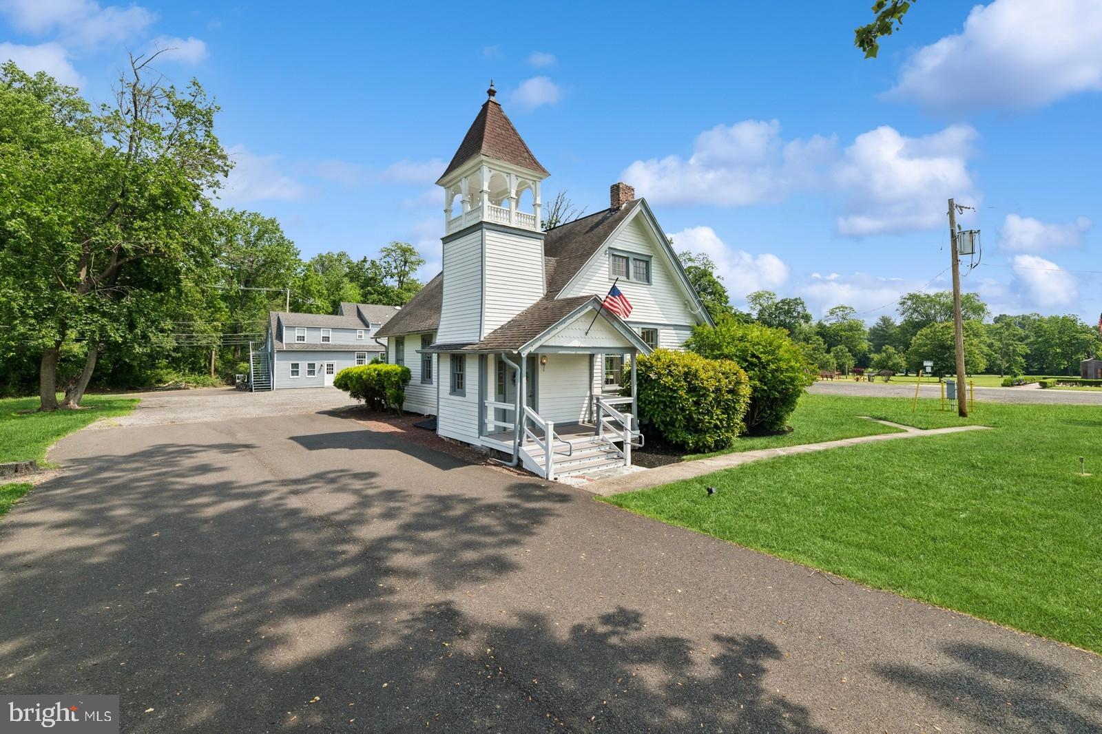 1666 Edgewood Rd