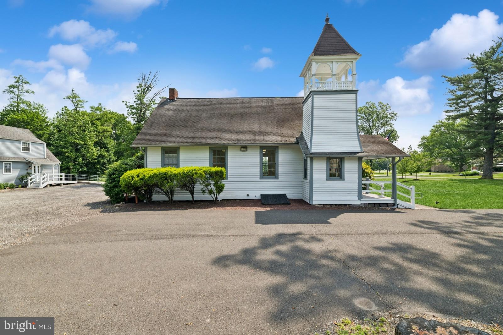 1666 Edgewood Rd