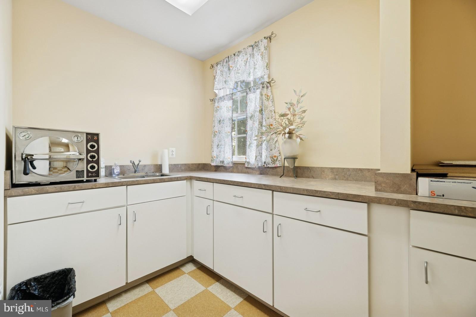 1666 Edgewood Rd