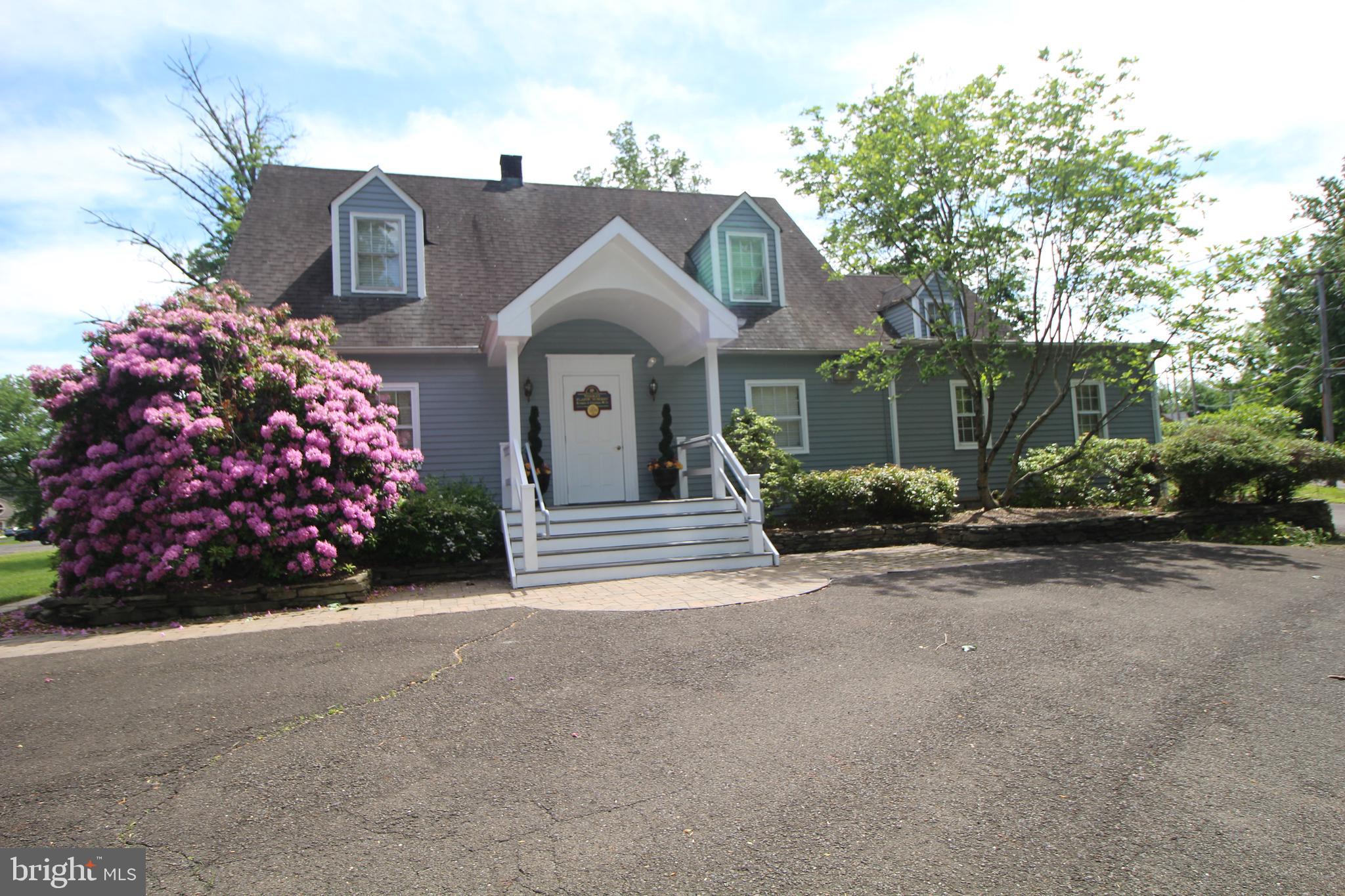 1666 Edgewood Rd