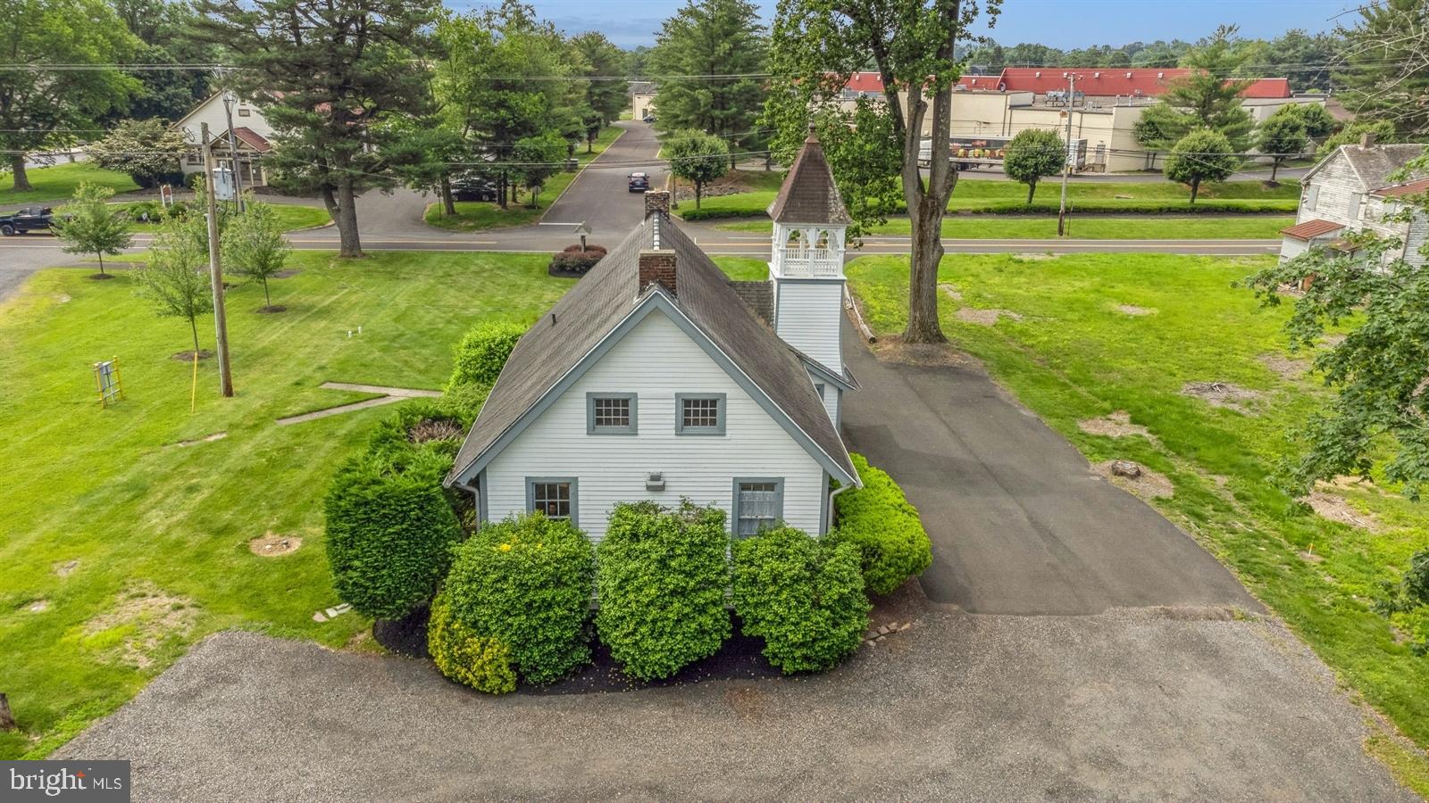 1666 Edgewood Rd
