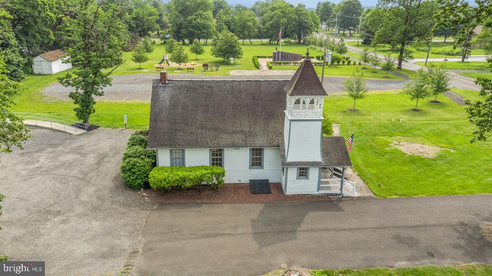 1666 Edgewood Rd