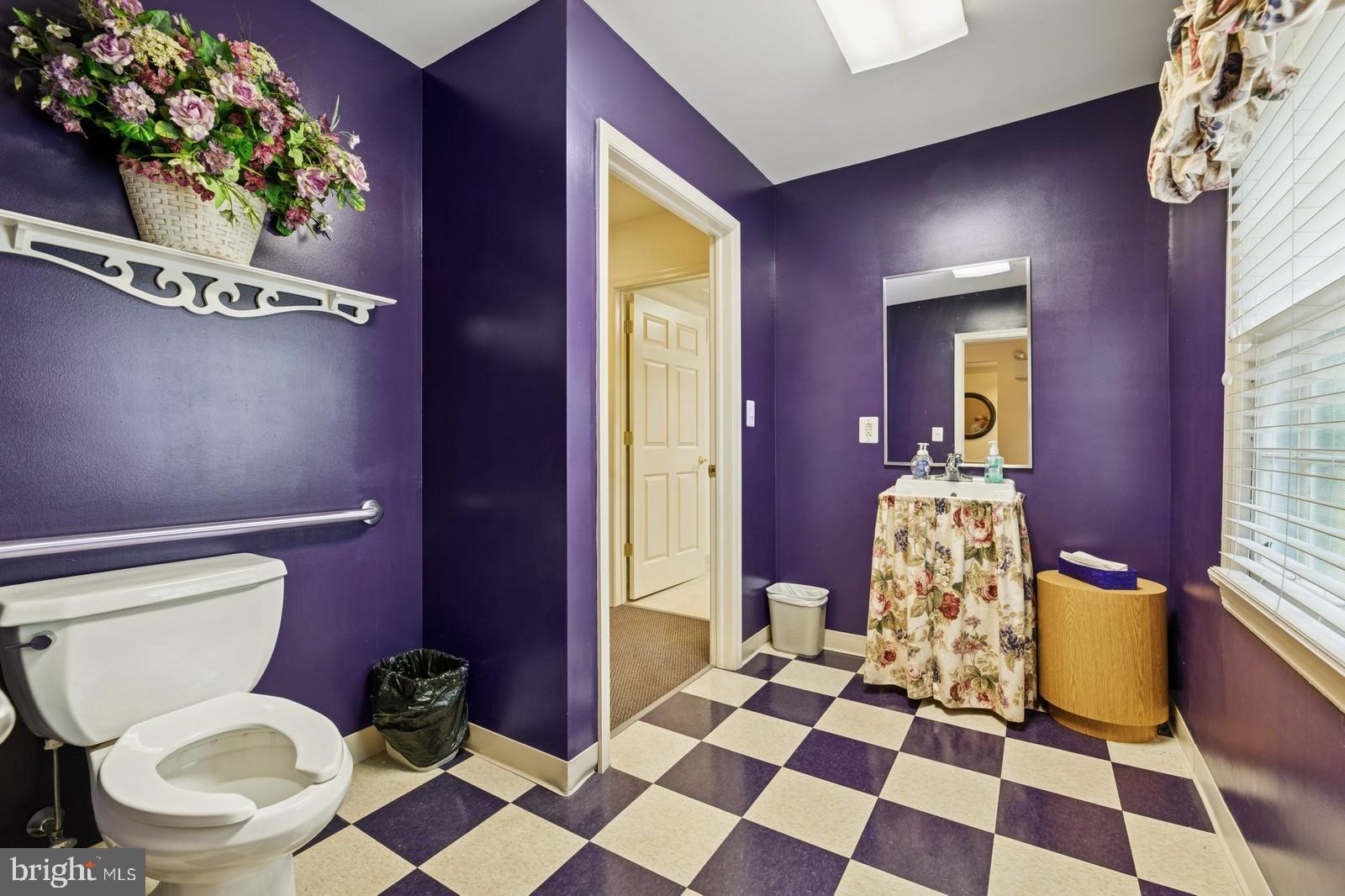 1666 Edgewood Rd
