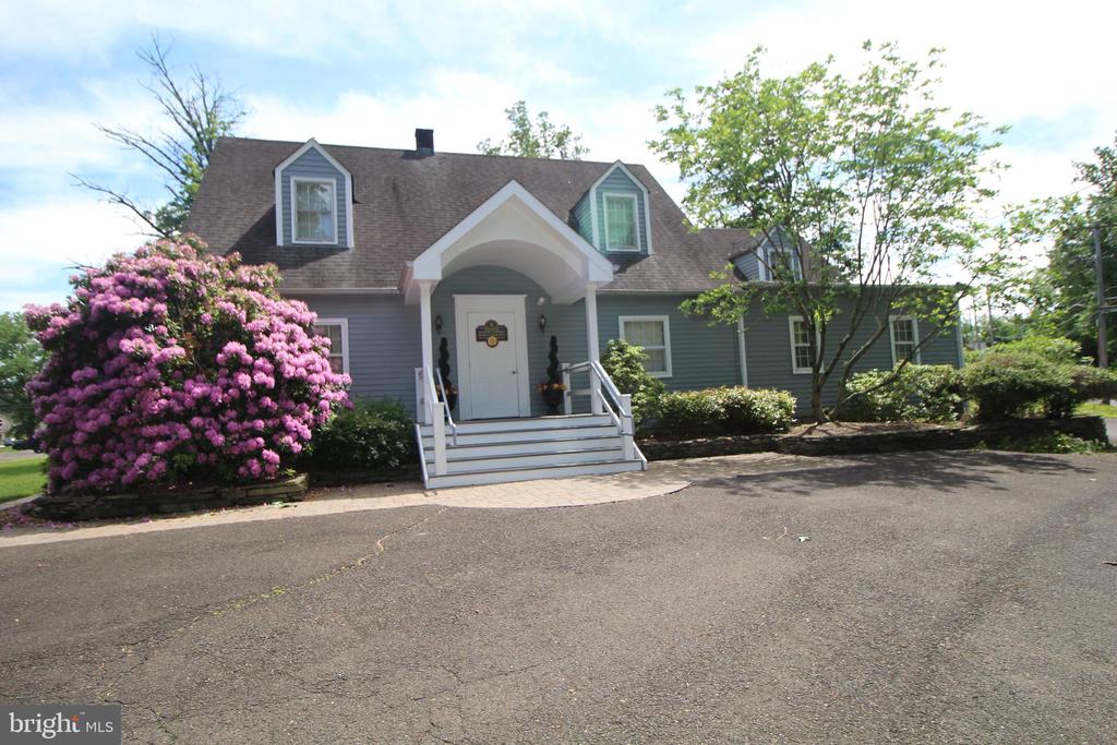 1666 Edgewood Rd