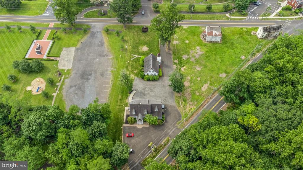 1666 Edgewood Rd
